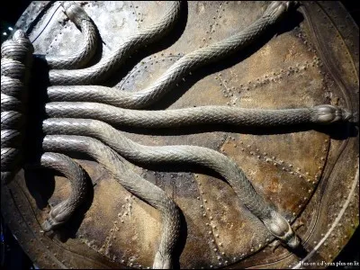 Comment fait-on pour franchir les deux accès à la chambre ?