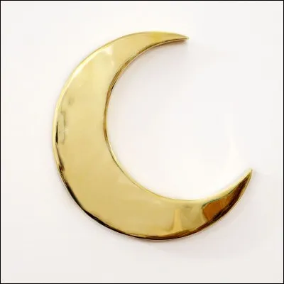 Ce croissant de lune fait penser à :