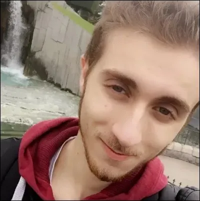 Qui est ce youtubeur ?