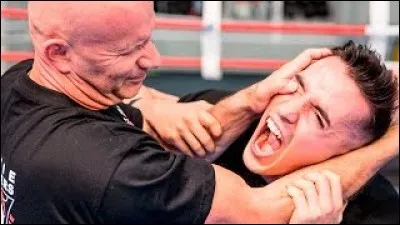 Quel dos a-t-il ? (comme il le dit)