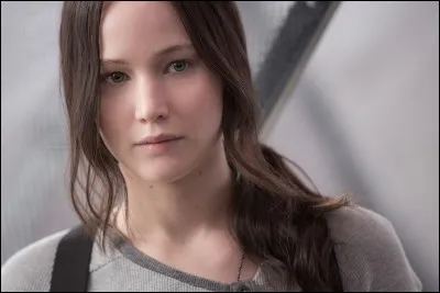 De qui Katniss devient-elle amoureuse à la fin ?