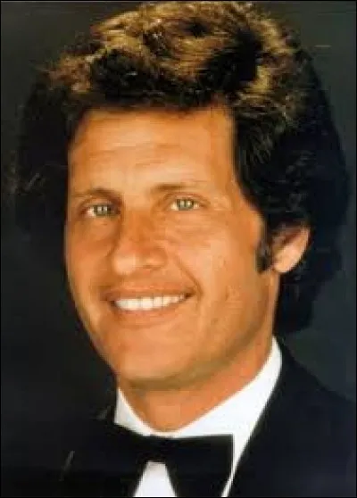 Joe Dassin nous chantait "Siffler sur la colline".