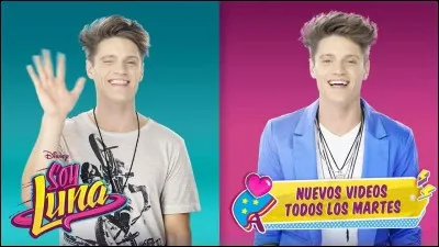 Nico a-t-il un tatouage sur la nuque ?