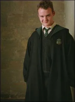 Comment s'appelle cet abruti ?