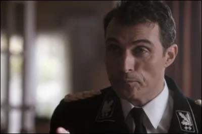 Il s'agit d'Obergruppenführer.....