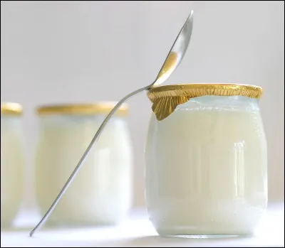 Le yaourt, avec du sucre, est un dessert...