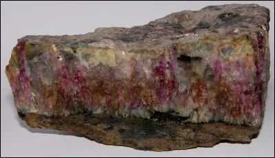 C'est de la tourmaline.