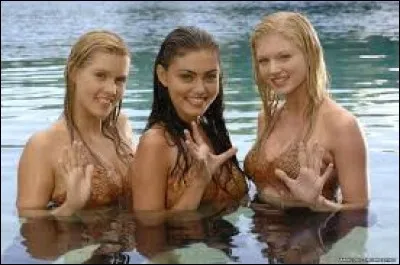 Dans la saison 2, qui obtient les pouvoirs d'Emma, Rikki et Cléo ?