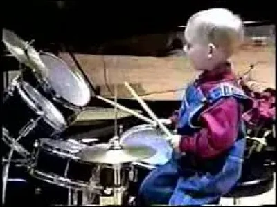 Dans le roman "Le Livre de la Jungle", de Rudyard Kipling, Mowgli est élevé ...