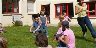 Si en France les enfants jouent à chat, en Suisse ils jouent à :