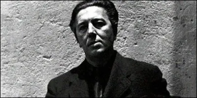 Lequel de ces trois poètes a écrit "Manifestes du surréalisme" ?