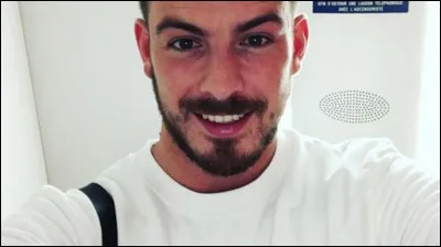 De qui Julien est-il amoureux ?