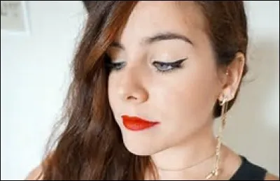 Qui est cette youtubeuse ?