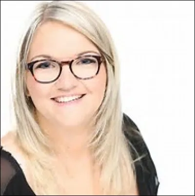 Comment s'appelle cette youtubeuse qui chante ?