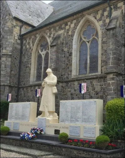 Connu pour d'autres uvres comme "Le Christ Rédempteur de Rio de Janeiro", quel est ce sculpteur français qui offrit en 1921 à la ville d'Ault ce monument en hommage aux nombreux disparus pour la patrie ?