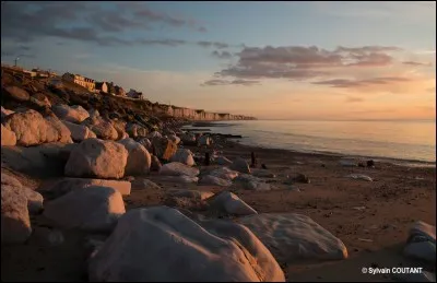 Victor Hugo, de passage à Ault et dans les environs en 1837, relate des bruits furieux et s'exclame :