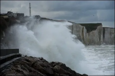 Une page historique du port d'Ault "Le Perroir" et de l'église Notre-Dame s'est écrite entre 1579 et 1583. Que nous raconte l'histoire ?