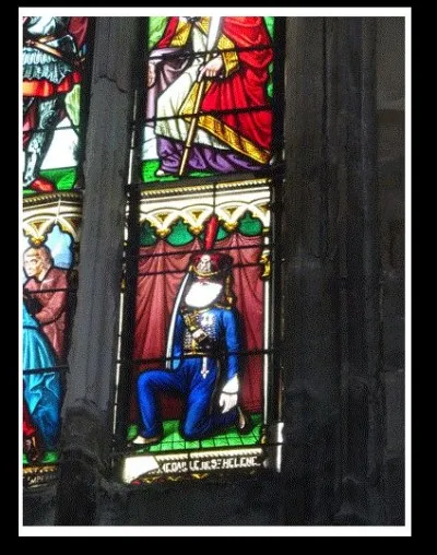 Natif d'Ault, Jean Leroux marin héroïque reçut de la main de l'Empereur Napoléon 1er en 1818, la légion d'honneur. Où peut-on voir ce héros dans son uniforme de la garde impériale ?