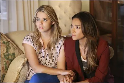 Comment appelle--on le couple Emily/Alison ?