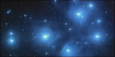 Combien y a-t-il d'astres principalement dans l'Univers ?