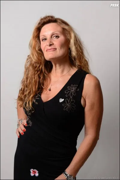 Quel est le pseudo officiel Twitter de Fred (Les Anges) ?