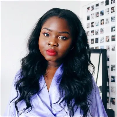 Quel est le pseudo officiel Twitter de Mademoiselle Gloria ?