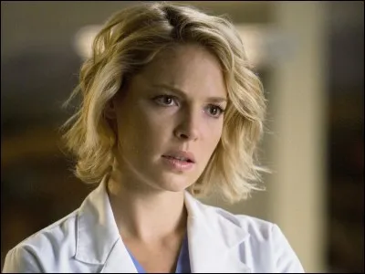 Izzie a été avec deux de ces personnes : lequel n'est jamais sorti avec elle ?