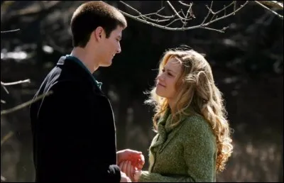 Que se passe-t-il entre Haley et Nathan à la fin de l'épisode 3 ?