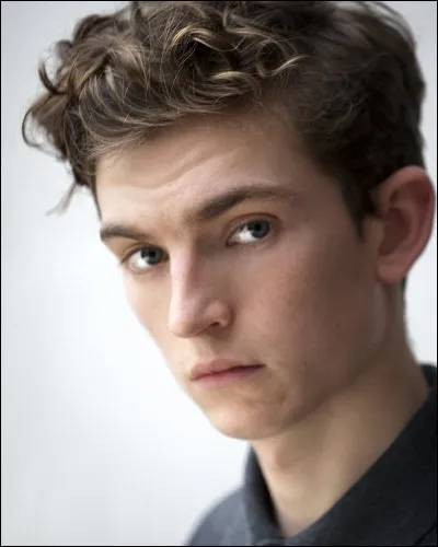 Bill Milner joue dans "Iboy", "Locke", "Le fils de Rambow", mais joue-t-il dans OUAT ?