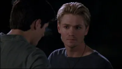 Que demande Nathan à Lucas pendant le match de basket de la demi-finale ?