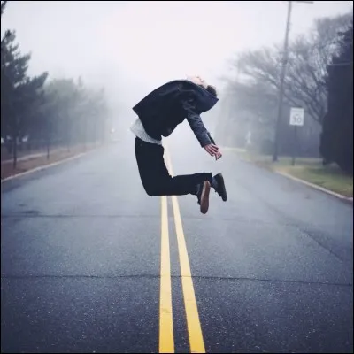 Pour Sartre, si l'homme est libre, alors il est...