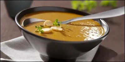 On met de la soupe dans un bol avec :