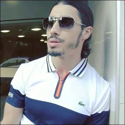 Quel est le vrai prénom de cet homme ?