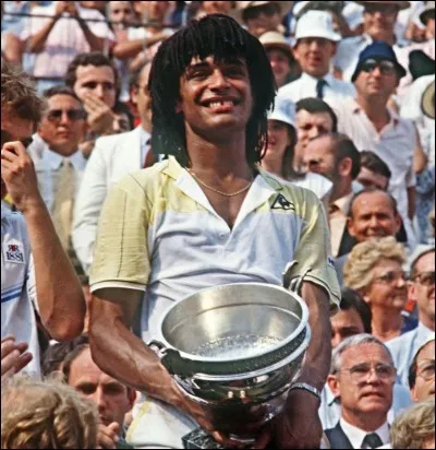 Un dernier pour la route, c'est cadeau. Qui ksé-t'i son prénom à celui-là ?