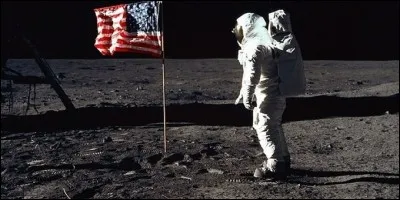 Le 21 juillet 1969, Neil Armstrong est le premier homme à poser le pied sur la lune. Dans quelle mission « Apollo » était-il ?