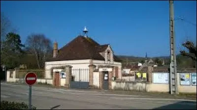 Commune de Bourgogne-Franche-Comté, dans l'arrondissement de Sens, Villiers-Louis se situe dans le département ...