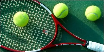 Au tennis, lors d'un tie-break, le gagnant est le premier à remporter :