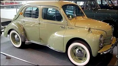 Qui fabriquait cette auto de 1953 ?