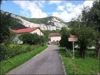 Nous terminons notre balade à Vulvoz. Petit village de Bourgogne-Franche-Comté, peuplé de 16 habitants, dans le parc naturel régional du Haut-Jura, il se situe dans le département ...