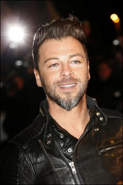 Comment s'appelle ce chanteur ?