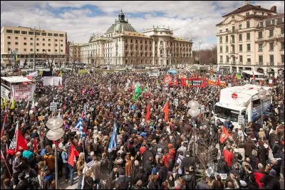 Comment est appelée la révolte du peuple de Paris du 22 au 26 juin 1848 pour protester contre la fermeture des Ateliers nationaux ?