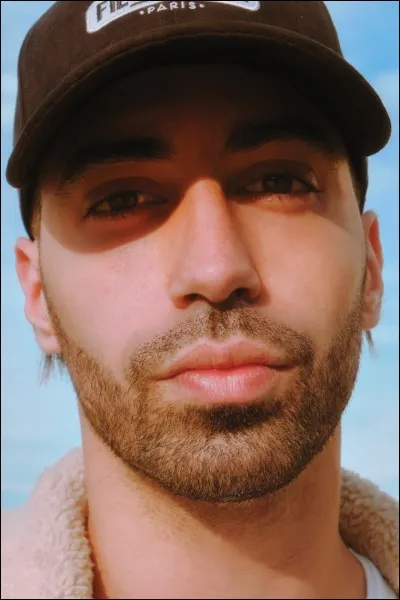 Quel est le nom de ce rappeur ?