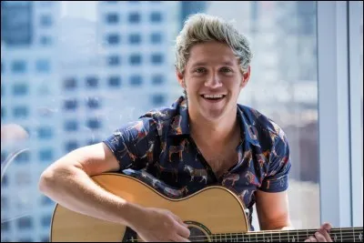 À quel âge a-t-il commencé à jouer de la guitare ?