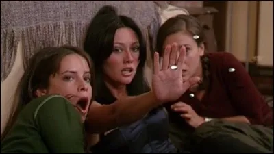 Contre qui se battent les surs dans l'épisode "L'Ultime combat" ?