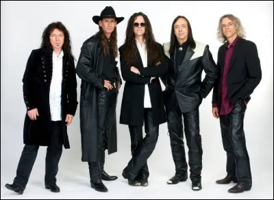 Il est influencé par quel groupe ?