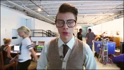 Quel était son rôle dans le clip "Best Song Ever" ?