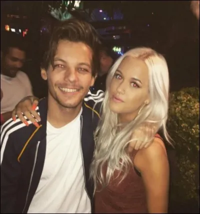 Combien a-t-il de demi-surs par sa mère et son père adoptifs ?