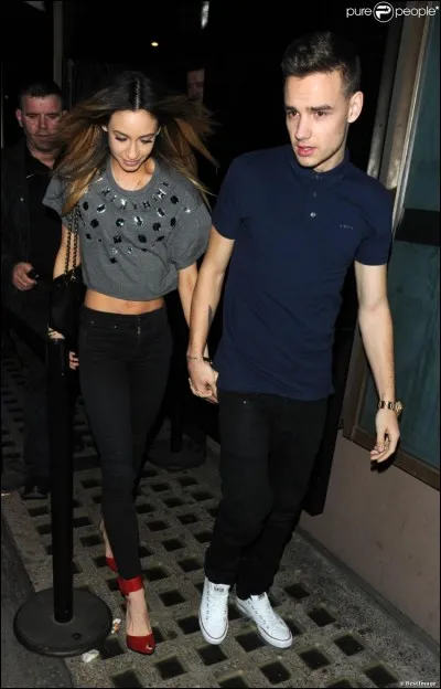 Comment s'appelait sa première petite amie ?