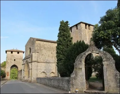 Quelle est cette ancienne bastide anglaise du Lot-et Garonne qui a une lettre près est le nom du département où se situe Loudun ?
