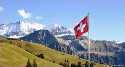 La Suisse est limitrophe avec six pays dont l'Italie.